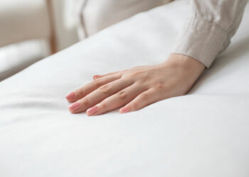 🛏️ Como cuidar do colchão da sua família gastando pouco