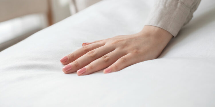 🛏️ Como cuidar do colchão da sua família gastando pouco